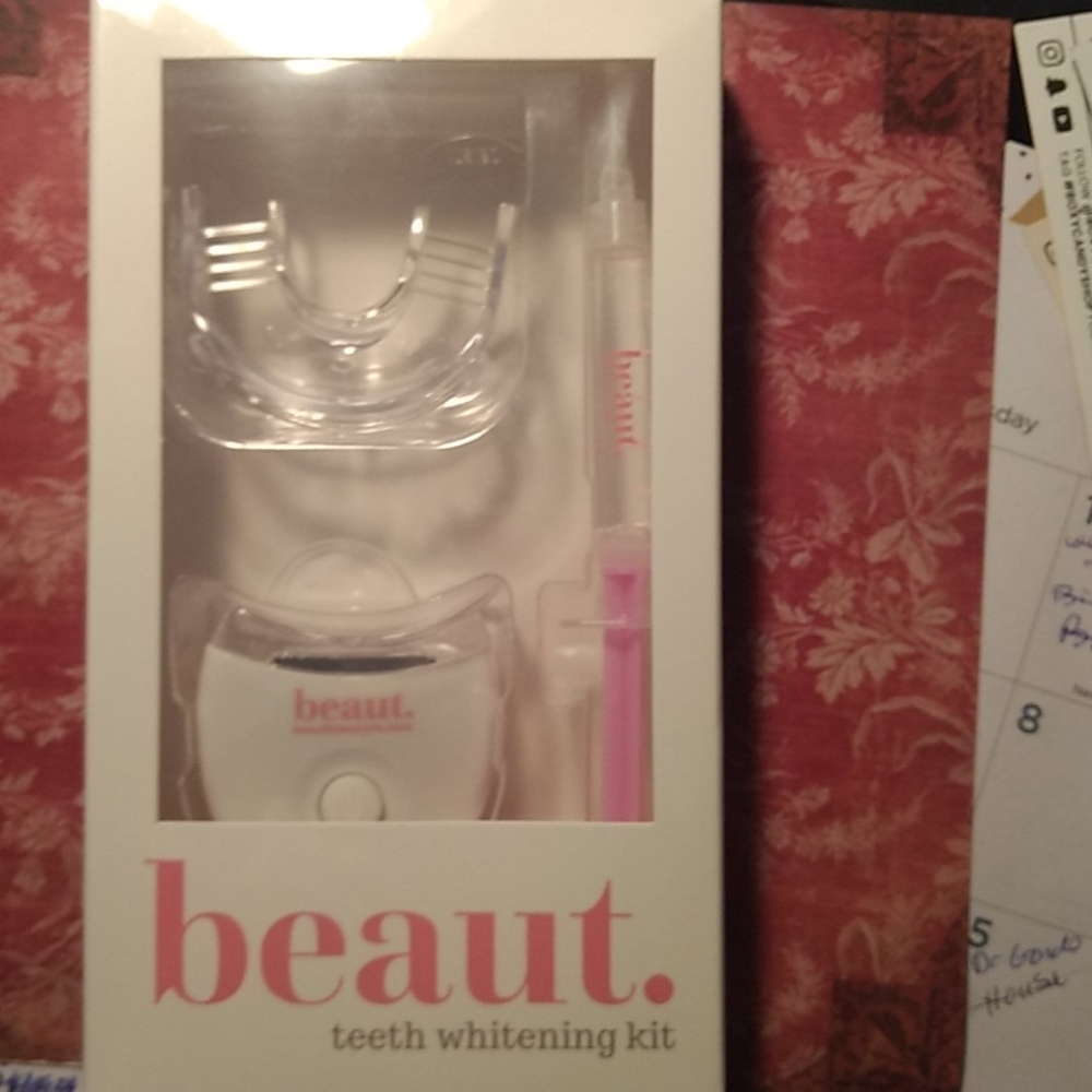 Beaut. Teeth whitening kit
